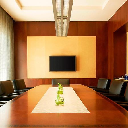 Hotel The Westin Valenza Esterno foto A boardroom at a hotel