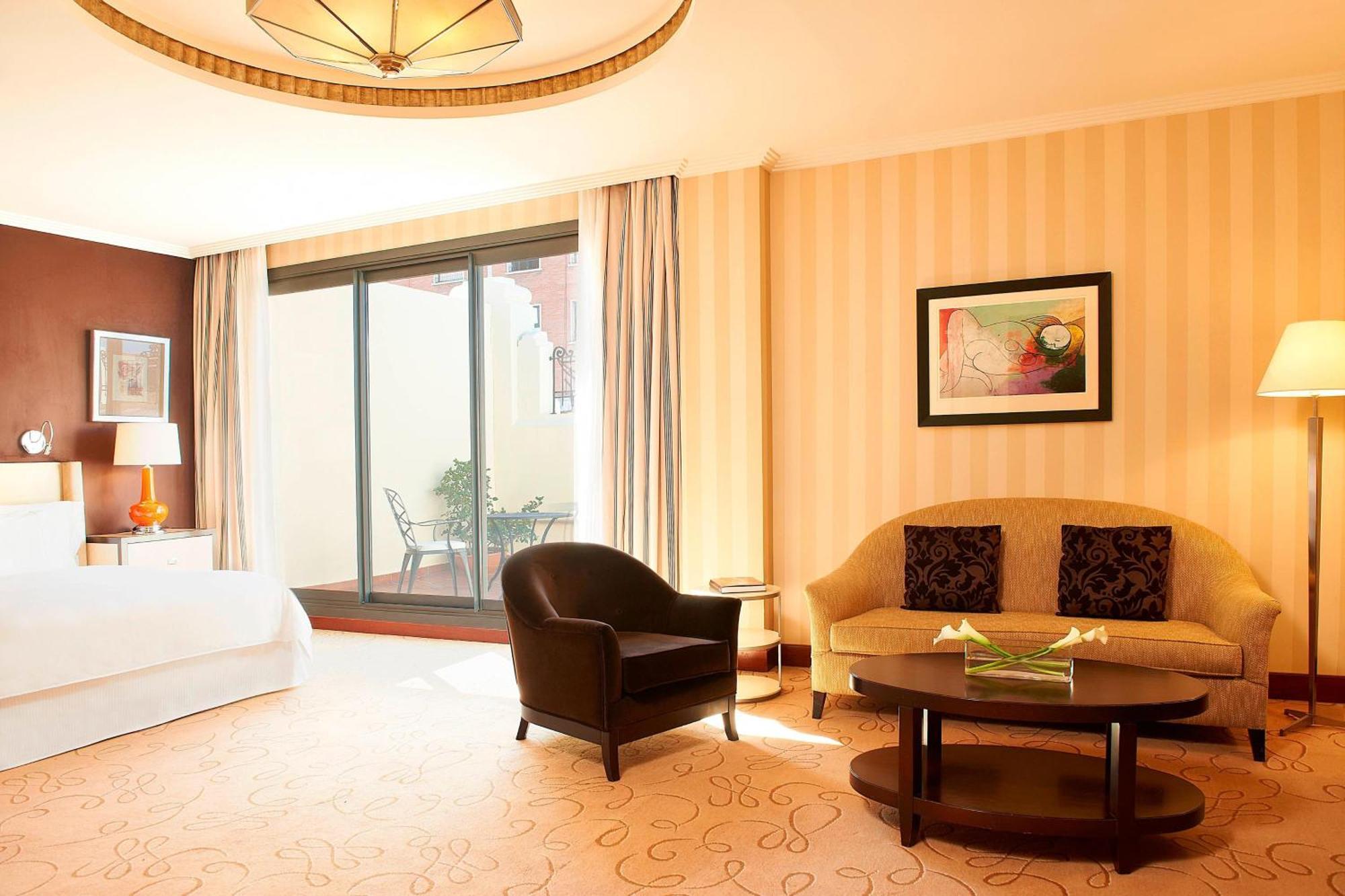 Hotel The Westin Valenza Esterno foto A suite at the hotel