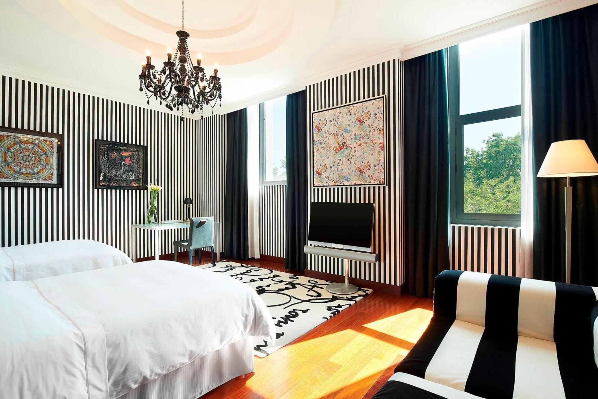 Hotel The Westin Valenza Esterno foto A room at the hotel