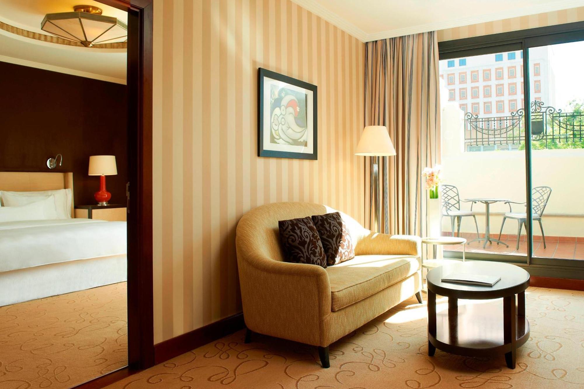 Hotel The Westin Valenza Esterno foto A suite at the hotel