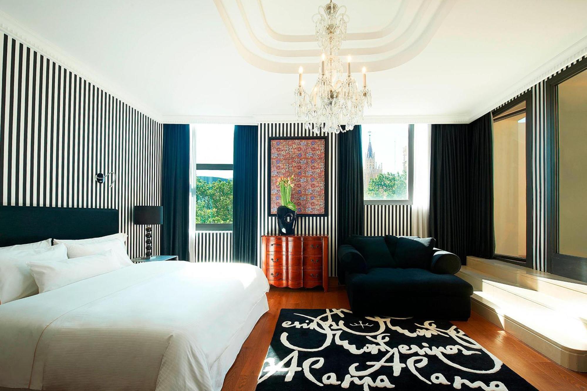 Hotel The Westin Valenza Esterno foto A room at the hotel