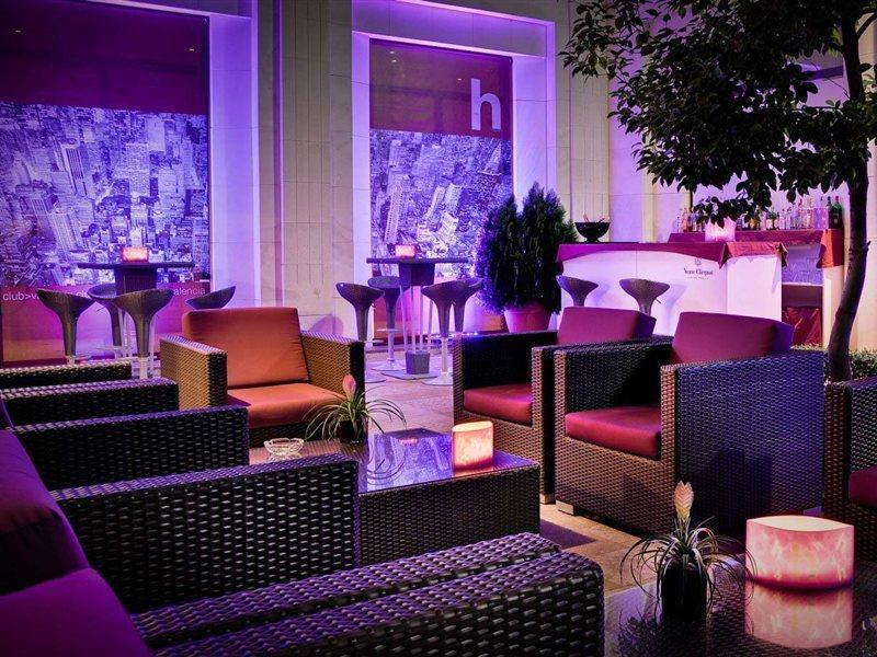 Hotel The Westin Valenza Esterno foto The bar at the hotel