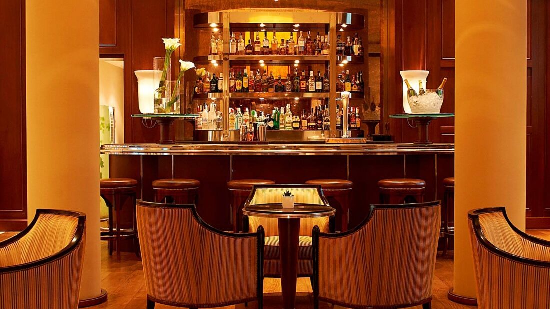 Hotel The Westin Valenza Esterno foto The bar at the hotel